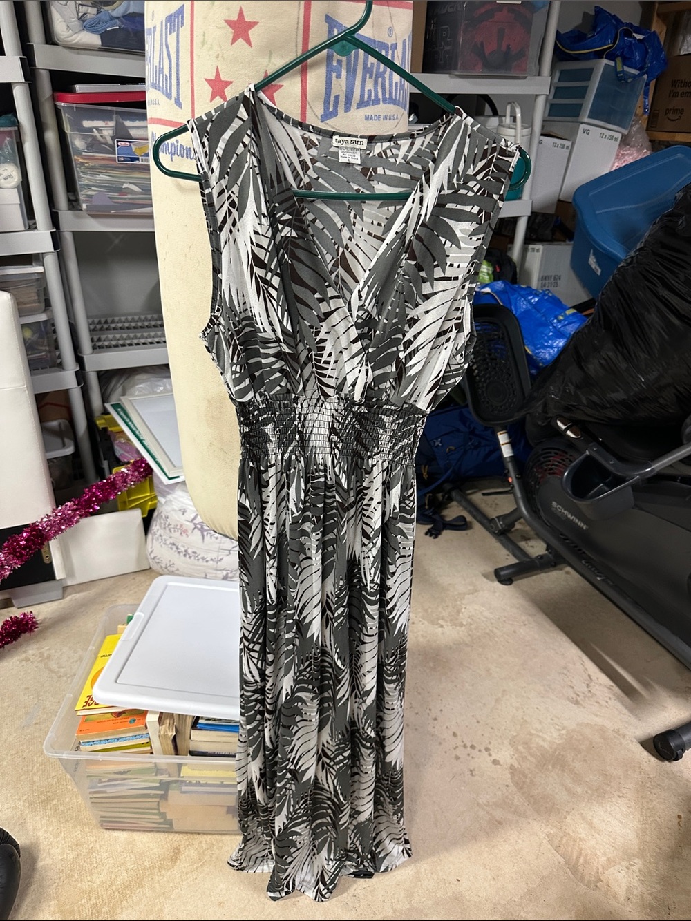 Dana Buchman Black and White Leaf-Print Maxi Dress